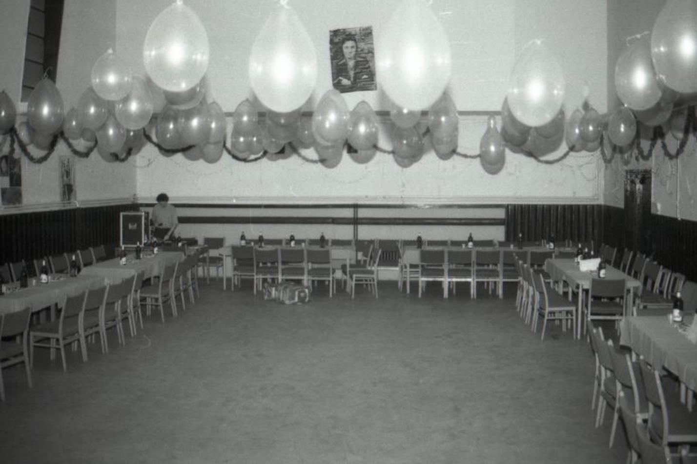 Mir_sal_zacatek_90_let
