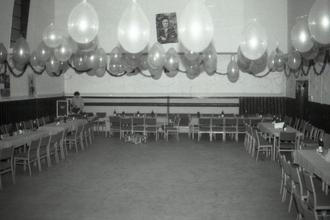 Mir_sal_zacatek_90_let