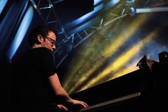 GoGo Penguin 1 (1)