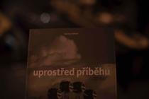 24_uprostred_pribehu
