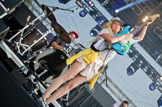7166_the_ting_tings