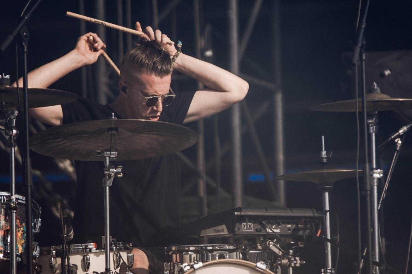 TOM WALKER