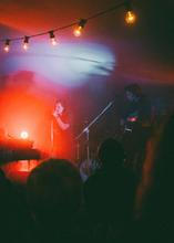 Kalle with the acoustic band