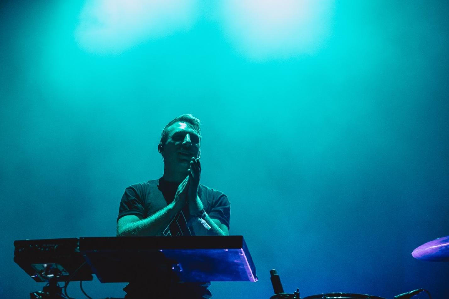 09_Odesza