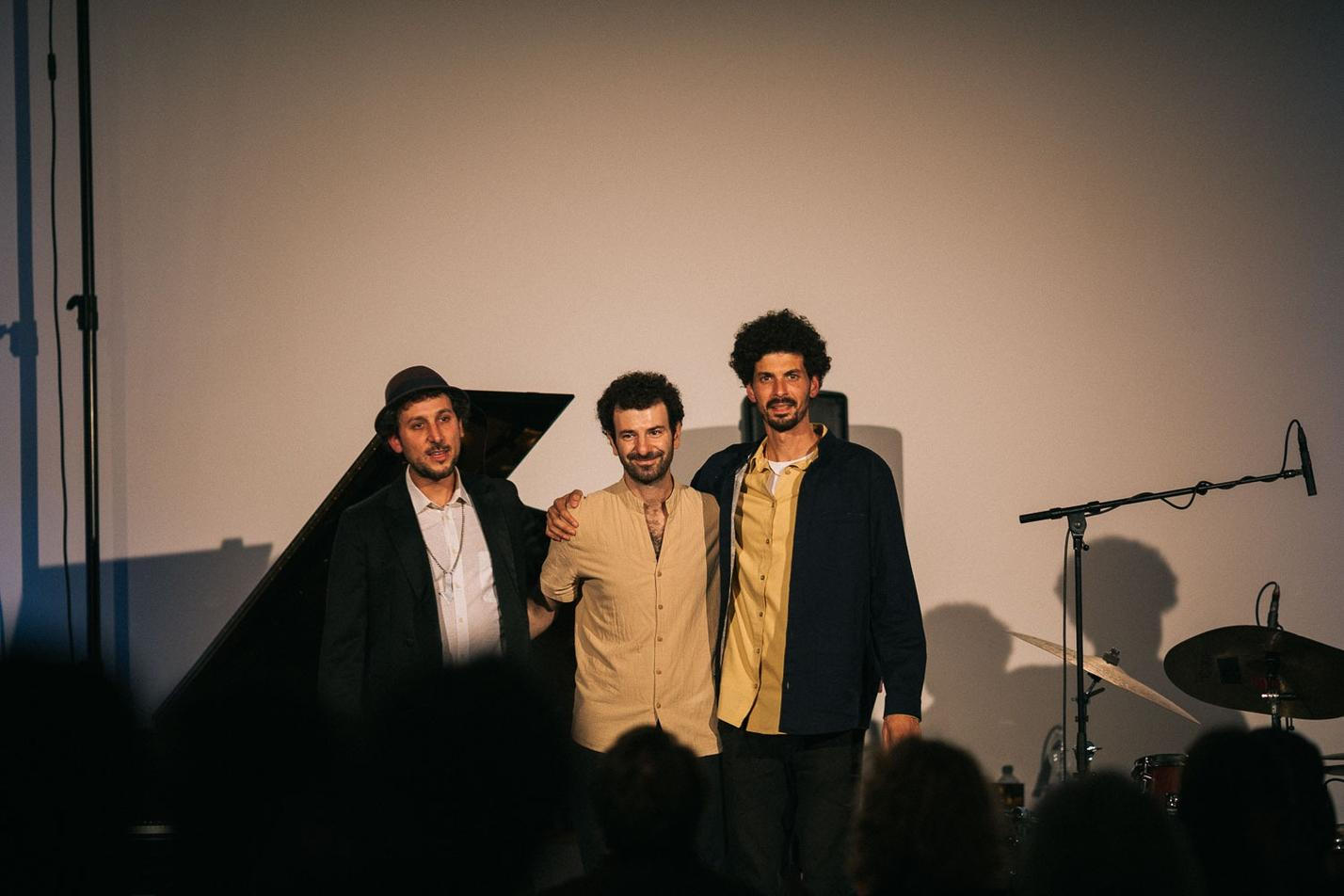SHALOSH_6