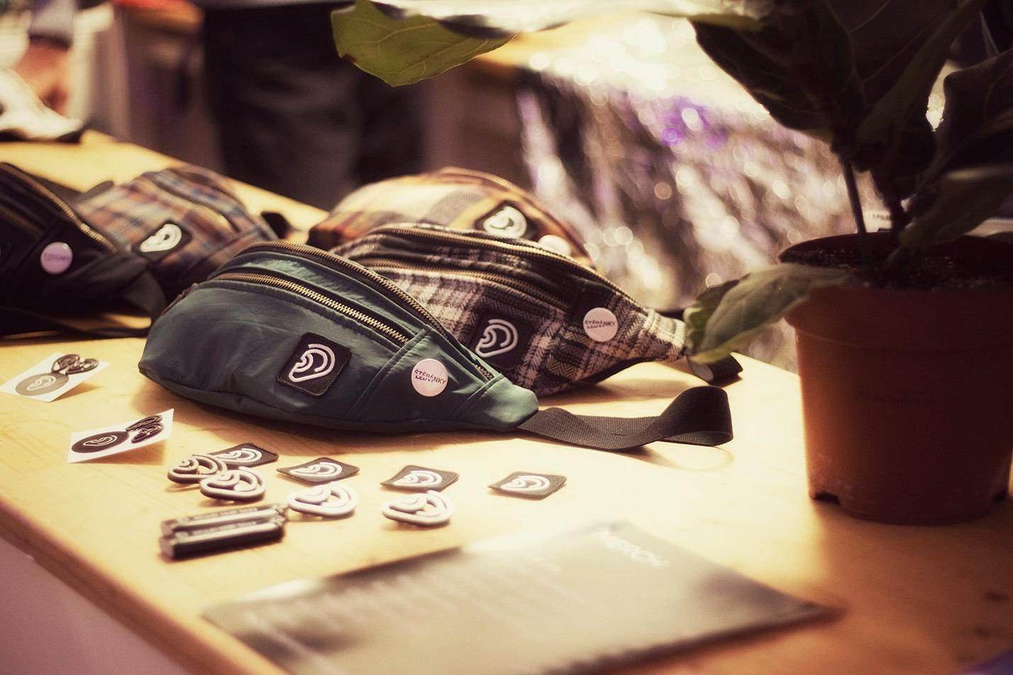 MERCH_2