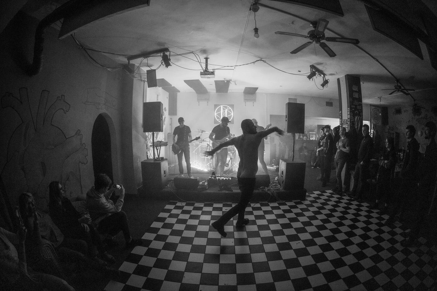 Livelike (4)