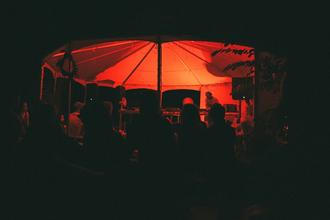 Antigravity stage