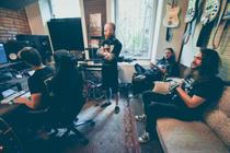 Acid Row ve studiu 5