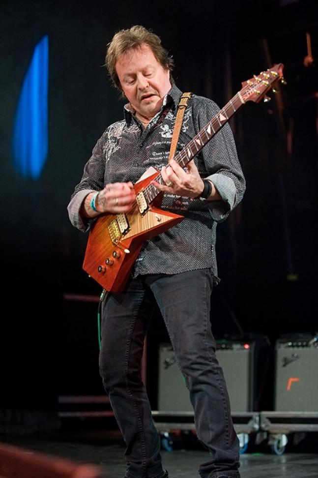 23-blues-alive-19-rick-derringer-band