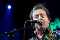 23-blues-alive-18-rick-derringer-band