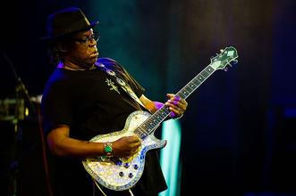 bluesalive-2018-26-joe-louis-walker