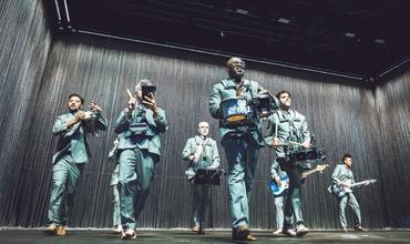 09_David Byrne