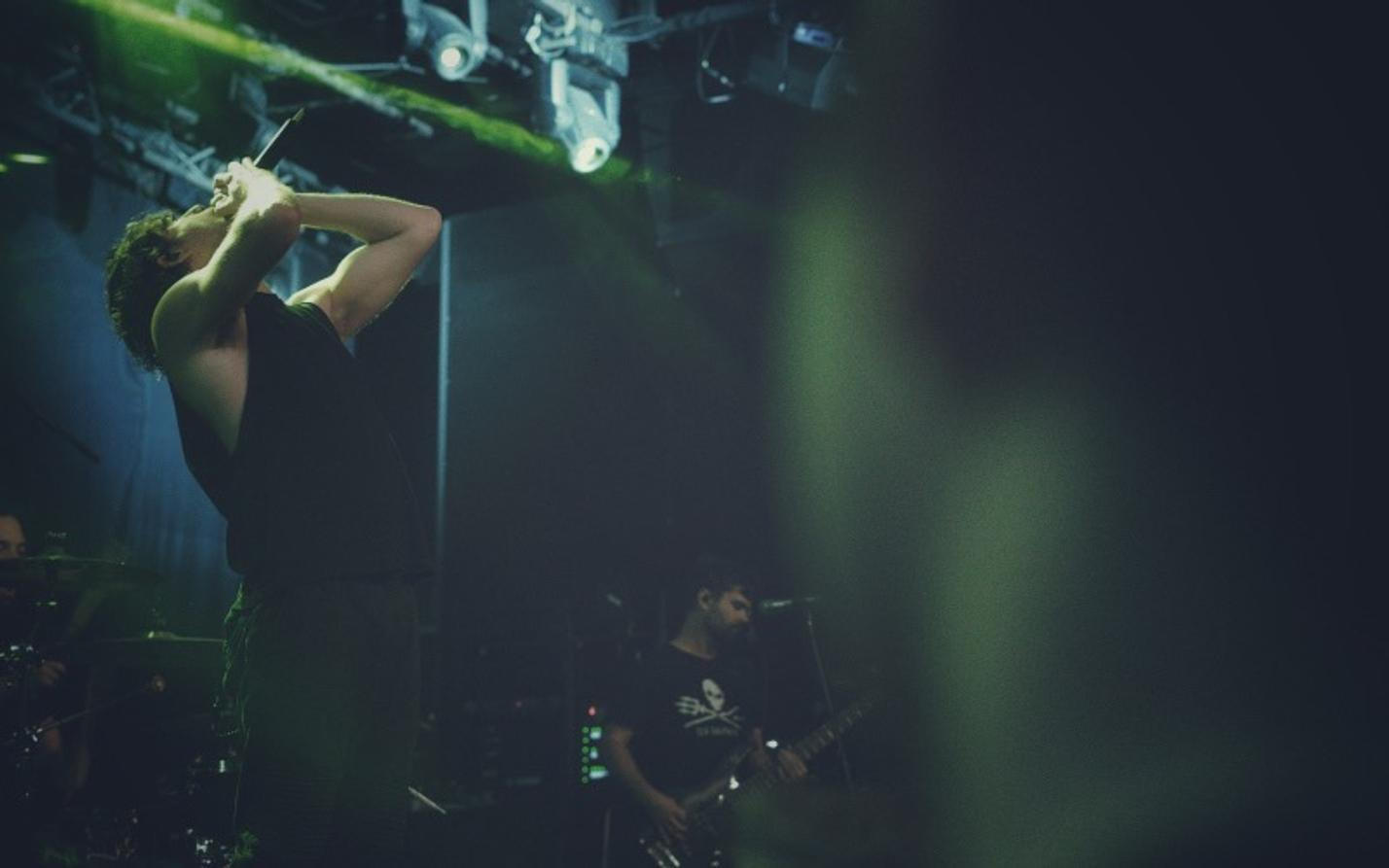 01_In Hearts Wake