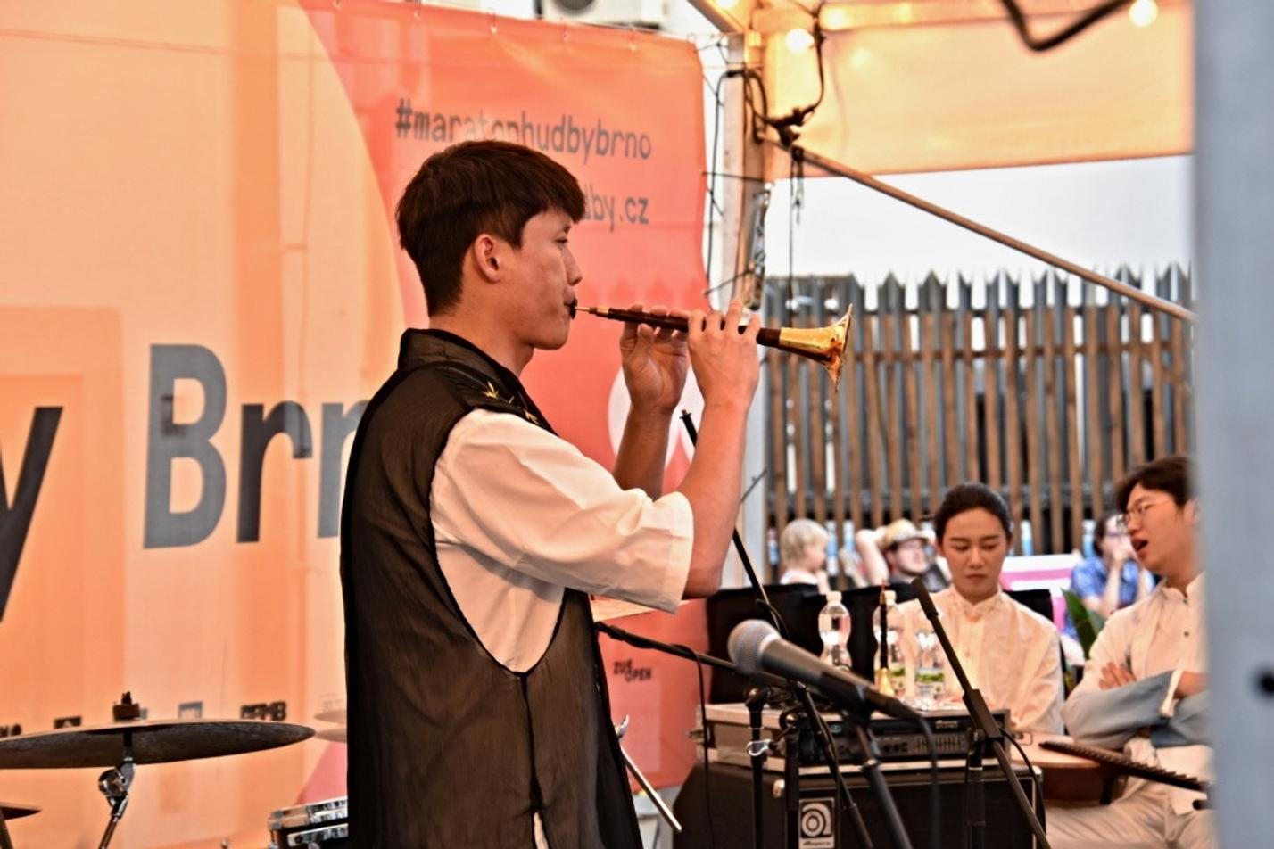 26-Ji Li & Kan Lie & Shi Yashuai