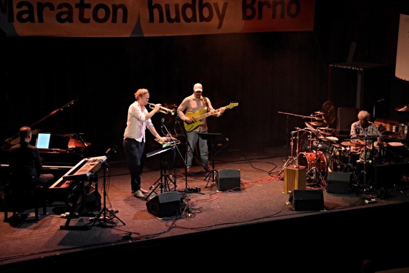 38-Trilok Gurtu Band