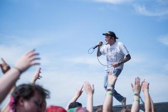 neck deep (2)