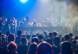 08_dj_loutka