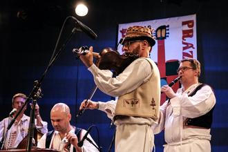 4. Horňácká muzika Petra Mičky