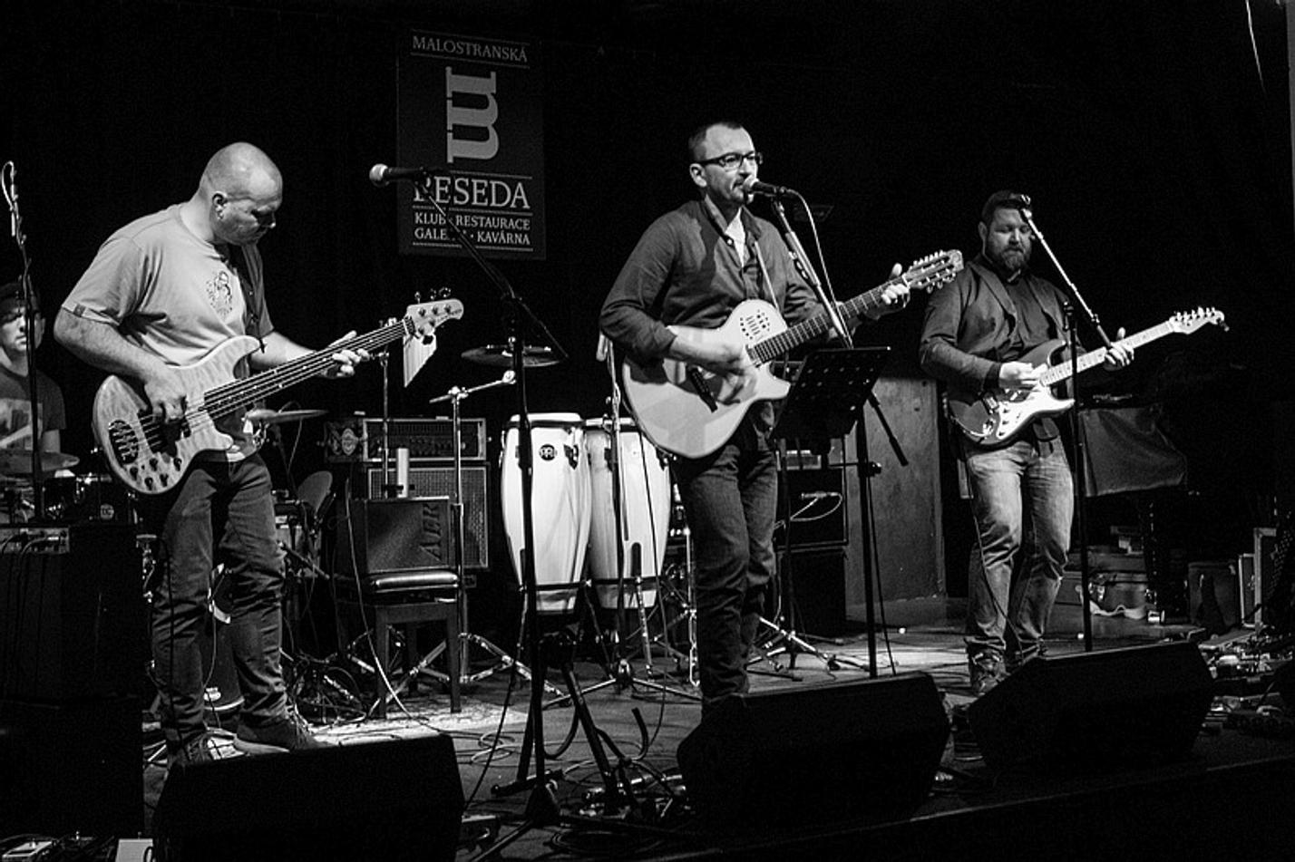 002_andband