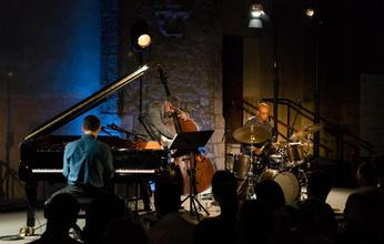 strunypodzimu_fredhersch_trio1