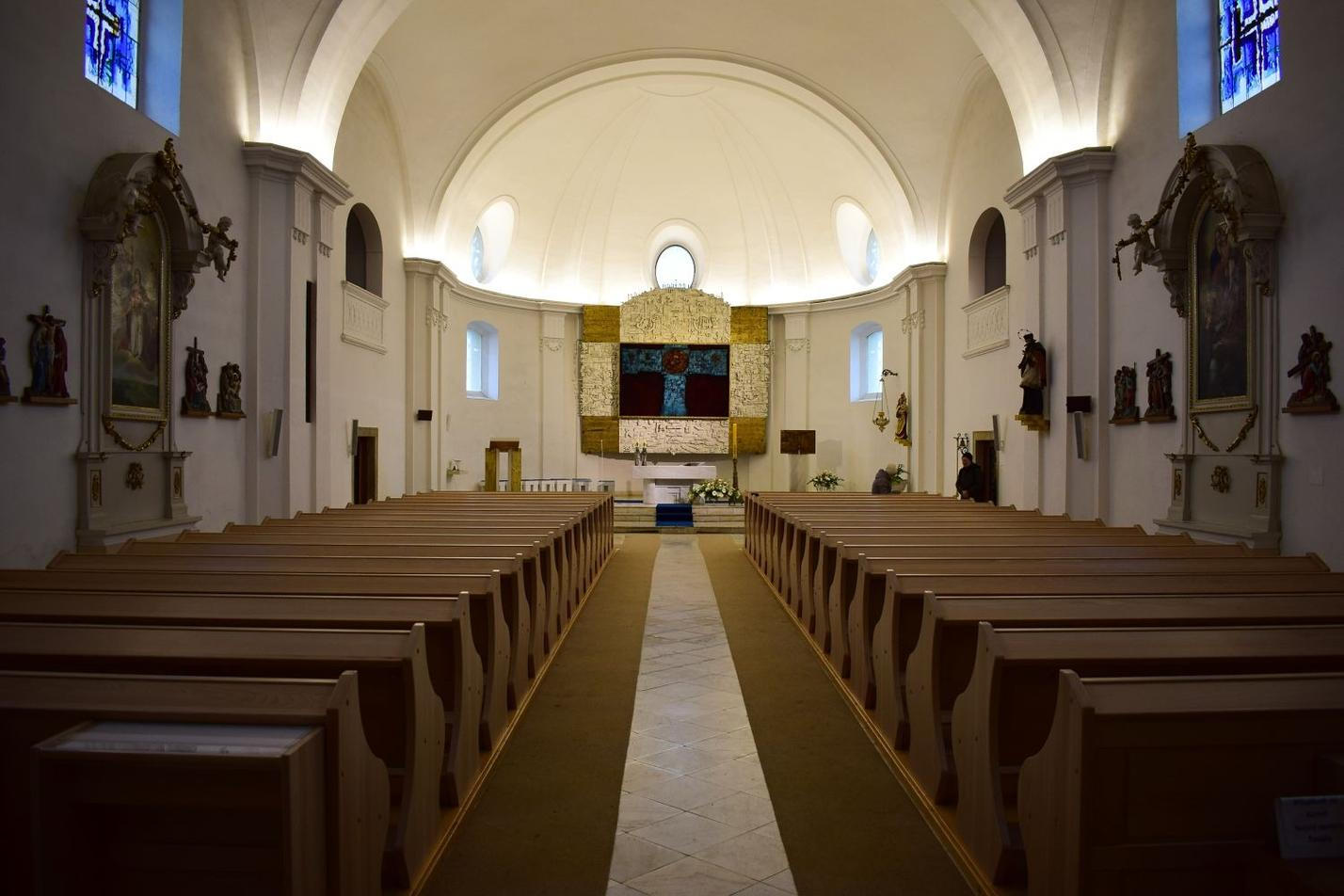 Jedovnice - kostel sv. Petra a Pavla (1)