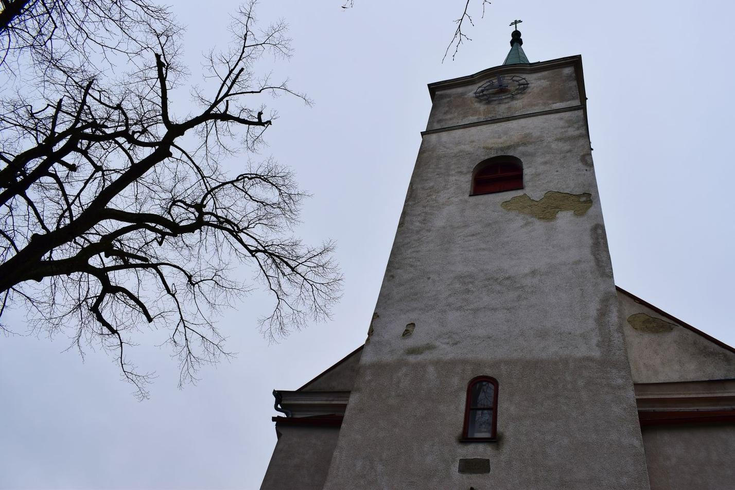 Jedovnice - kostel sv. Petra a Pavla