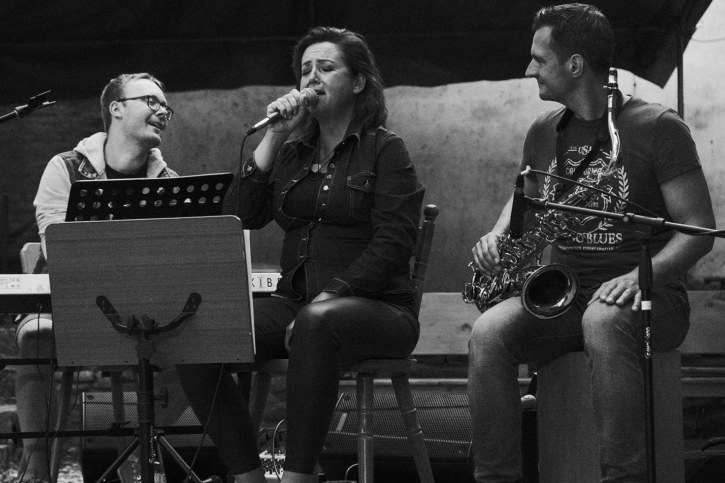 10_one_night_trio