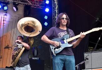 003RedBaraat