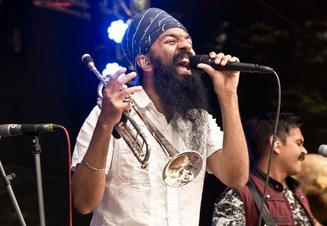 001RedBaraat