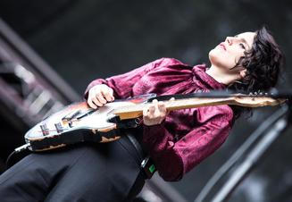 Anna Calvi (1)