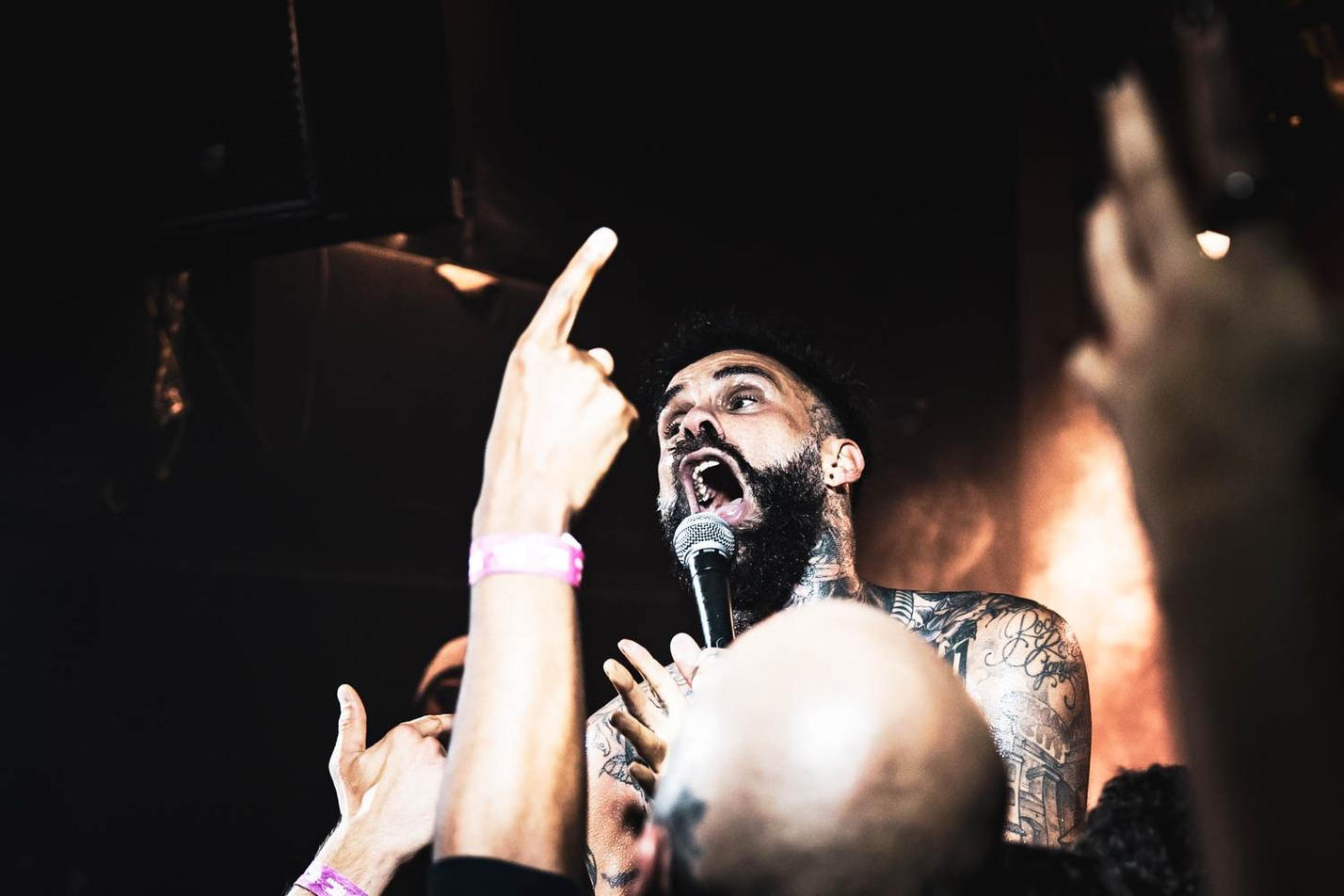 10_letlive-8