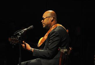 Lionel Loueke (2)
