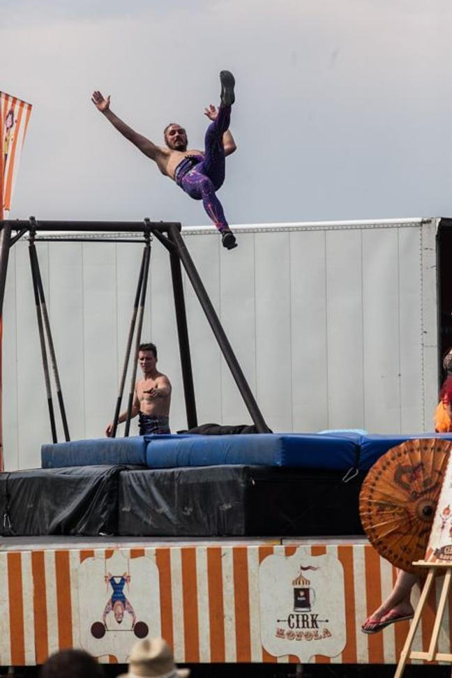 Cirkus 04