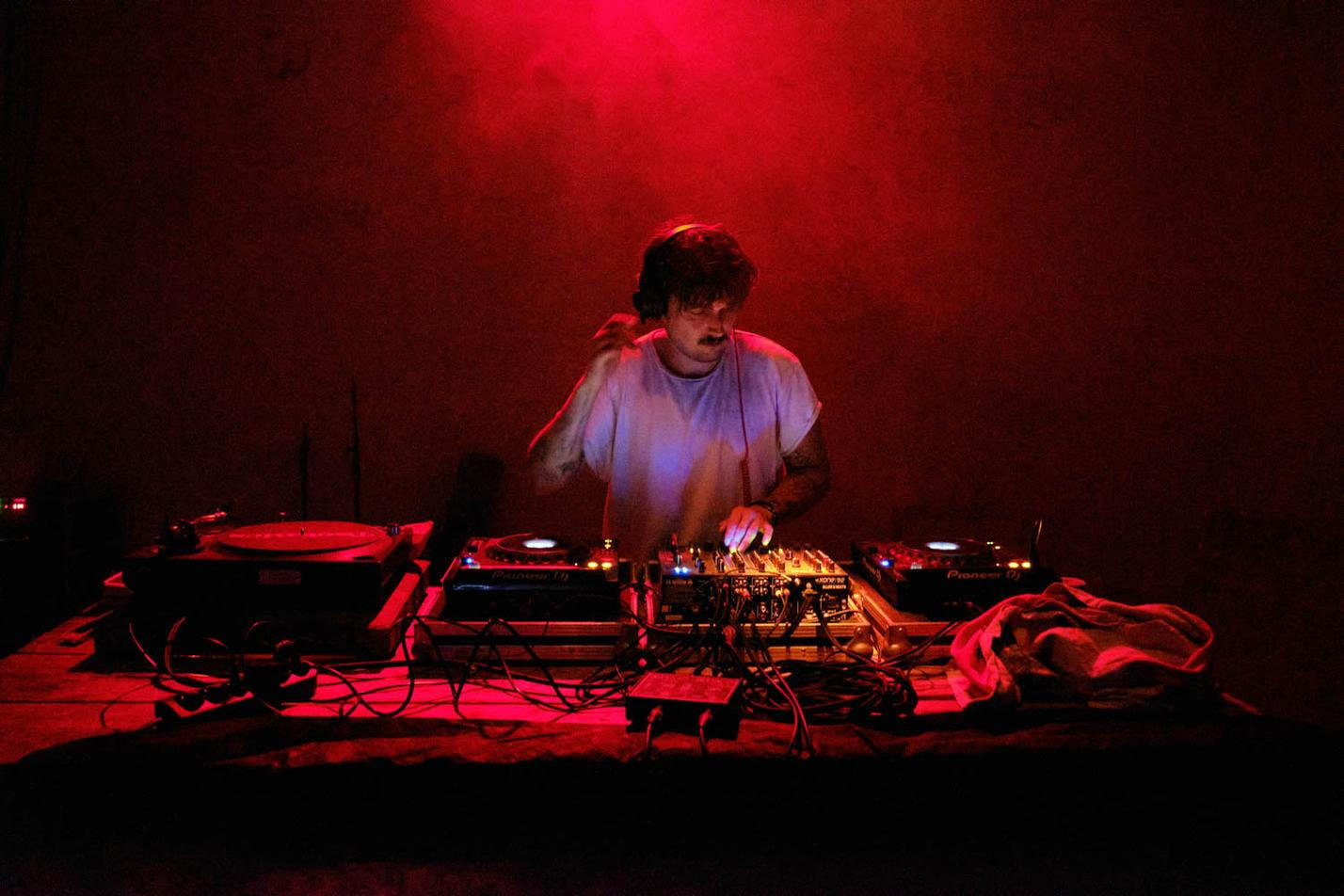 33 DJ Alan Wood