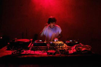 33 DJ Alan Wood