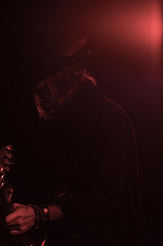 07 wovenhand