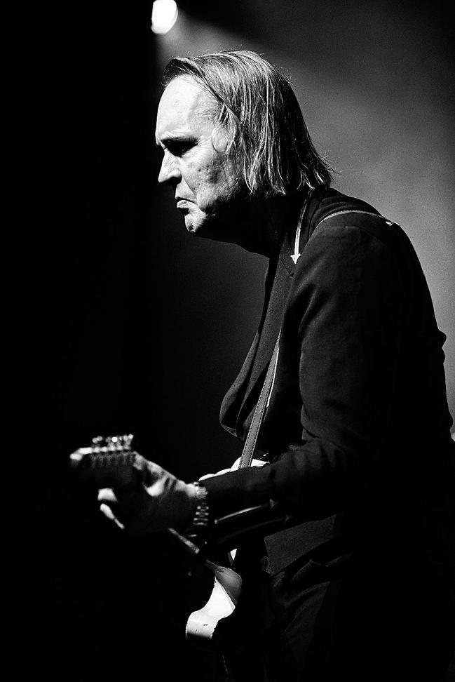 Chuck Prophet & The Cumbia Shoes3
