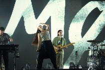 MO_3