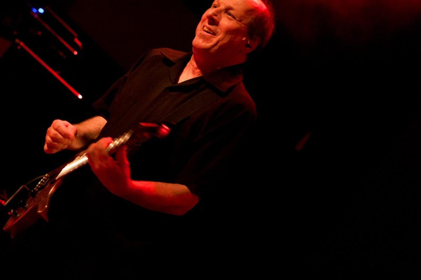Adrian Belew 11