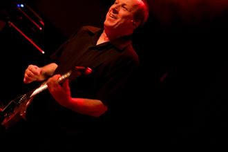 Adrian Belew 11