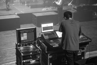 10_The_Bug_And_Dylan_Carlson_24_11_2017_A4_Bratislava