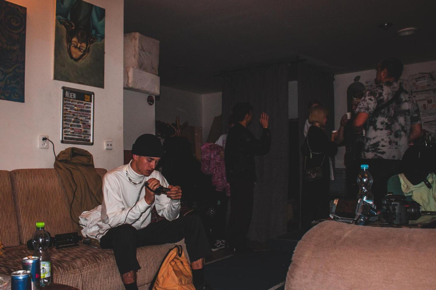 backstage (1)