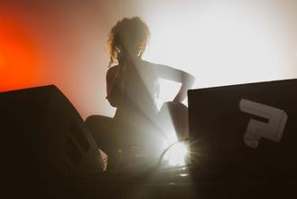 13_miss red