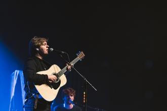 2 Lewis_Capaldi (2)