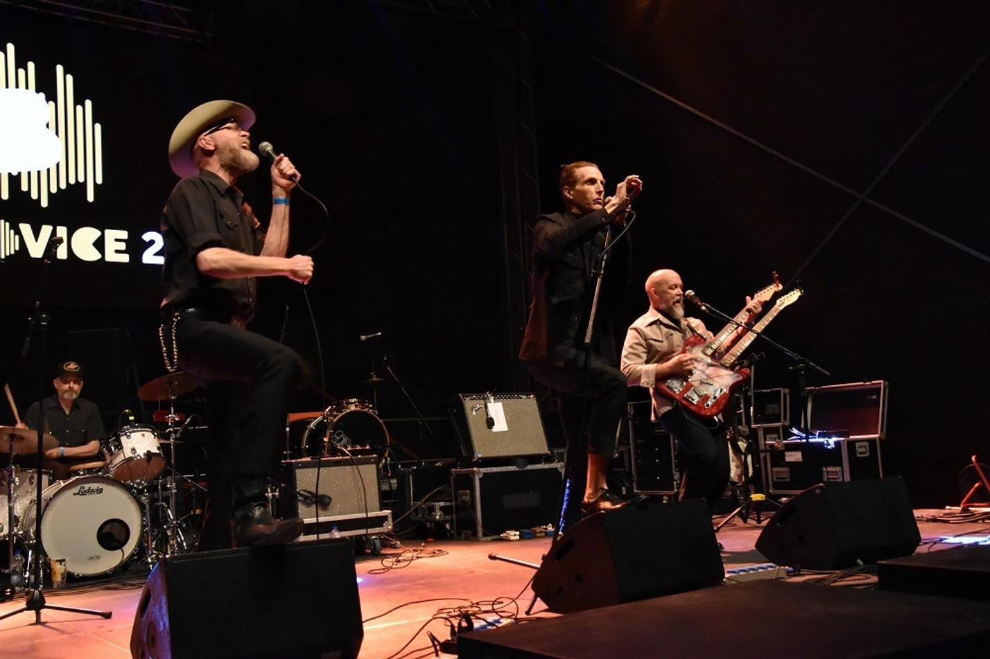 19-Slim Cessna's Auto Club