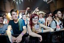 6882_people