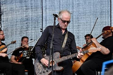 8-Mick Harvey + Amanda Acevedo