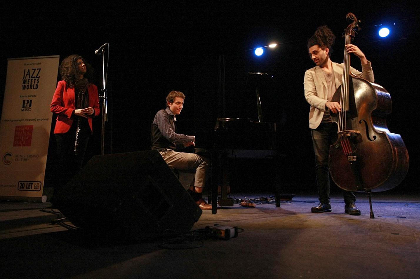 Off Lines Project feat. Hadar Noiberg Trio