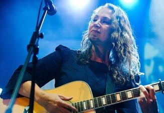 bluesalive2018-15-joan-osborne (1)
